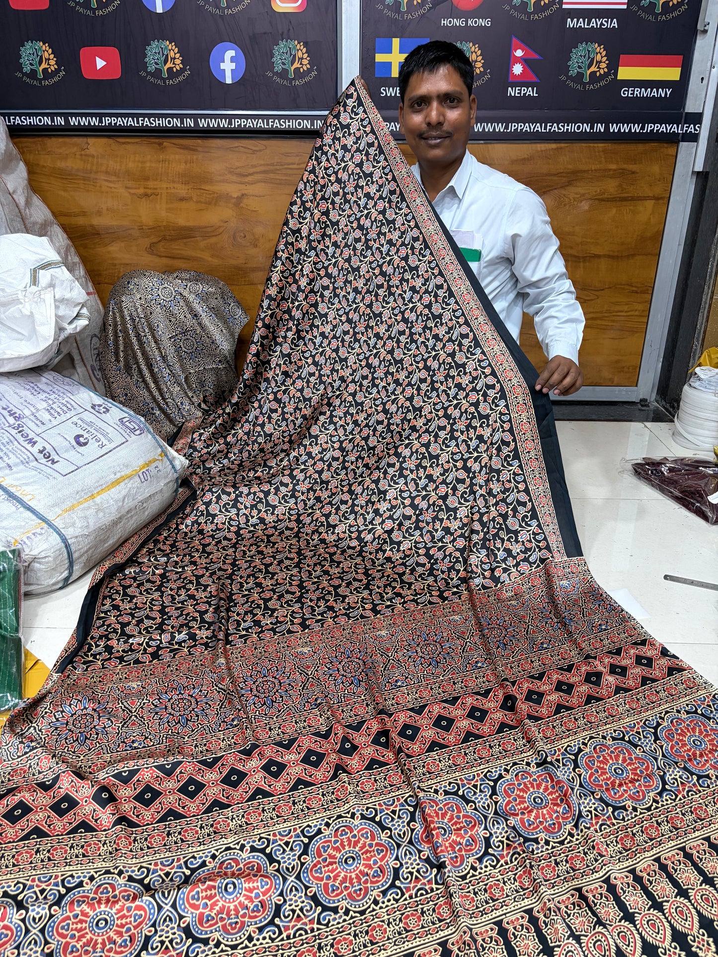 Pure Modal Silk
( JP60)