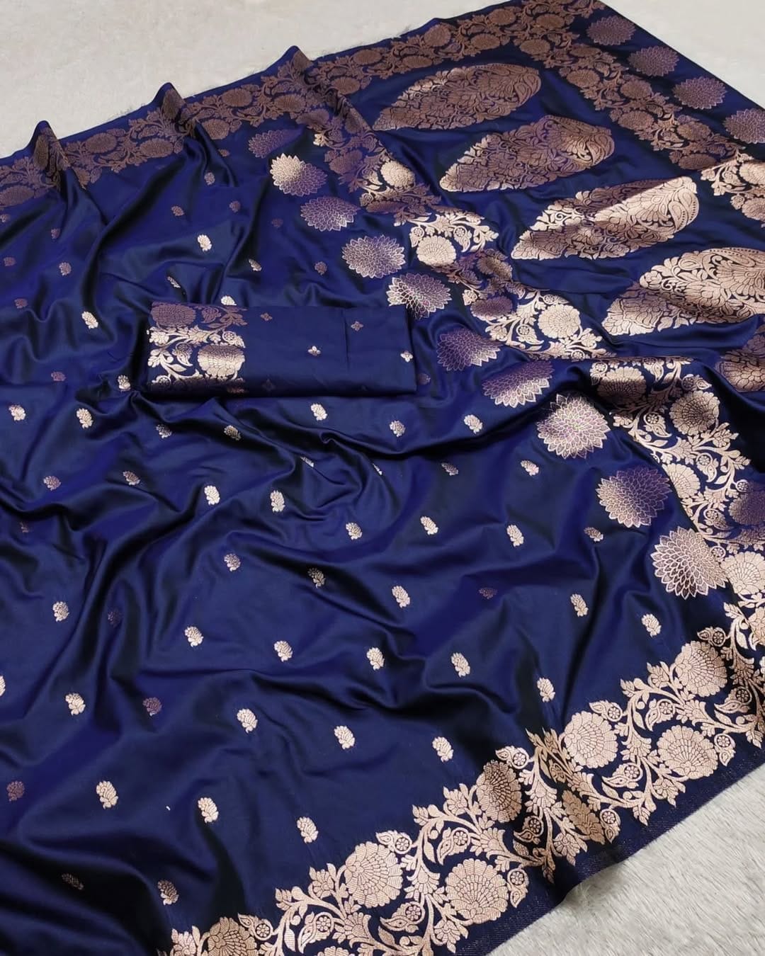 Pure Soft Banarasi Jacquard
( JP25 )