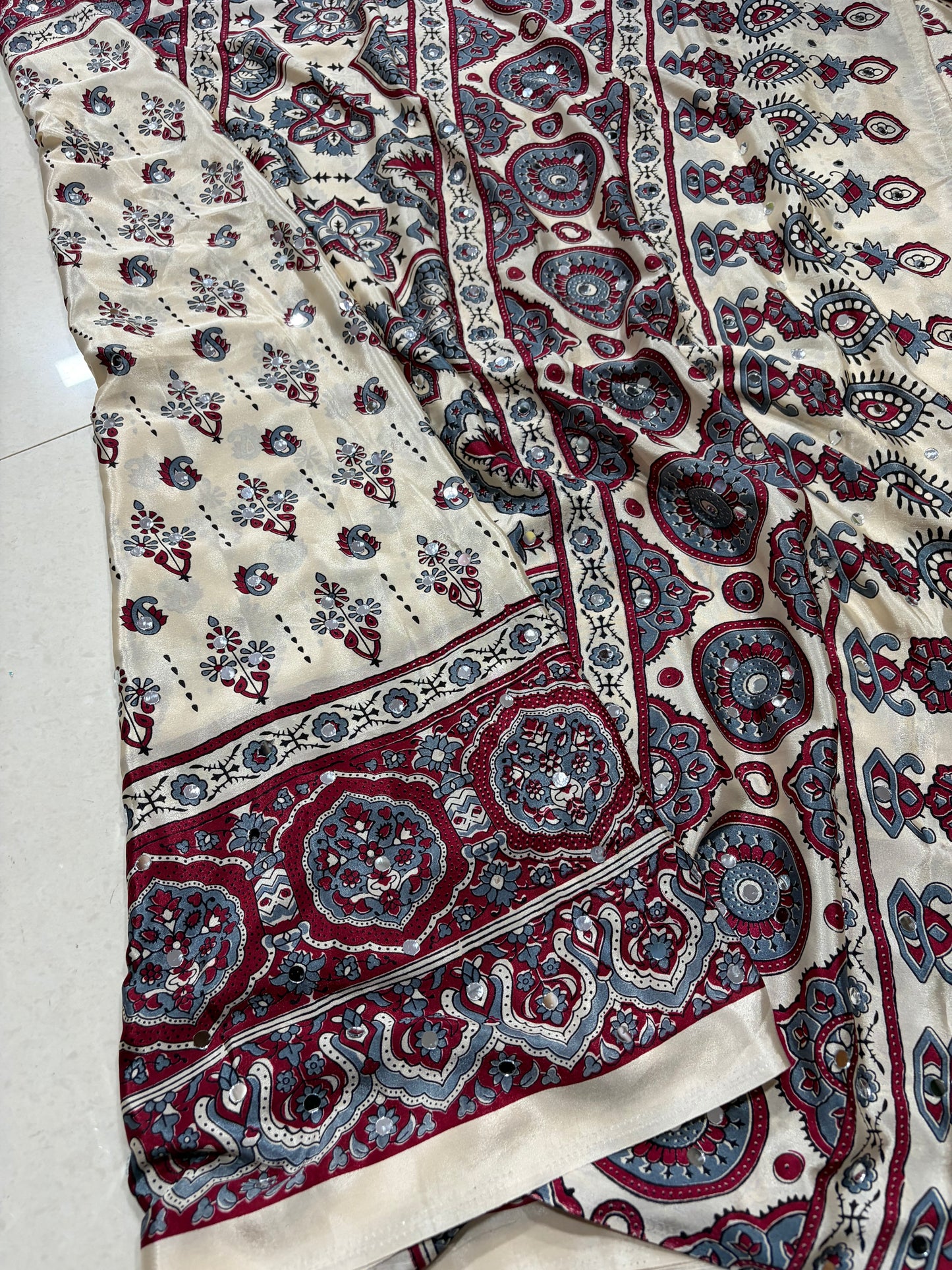 crep  silk saree with  real mirror