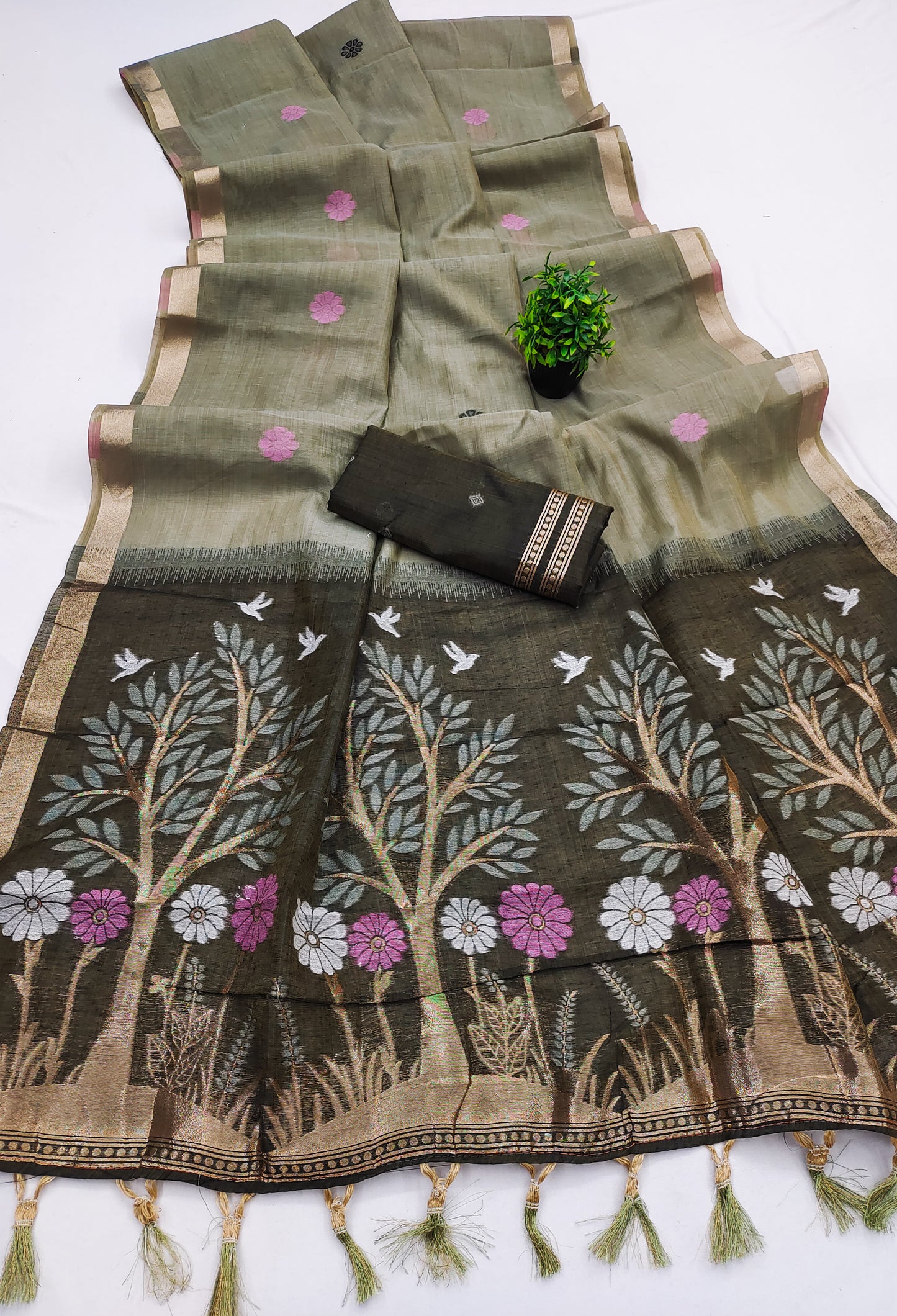 Soft Pure Munga Cotton Saree

( JP57)