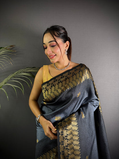 Handloom IKKAT SILK Weaving Saree With GOLD ZARI Pallu N GOLD ZARI