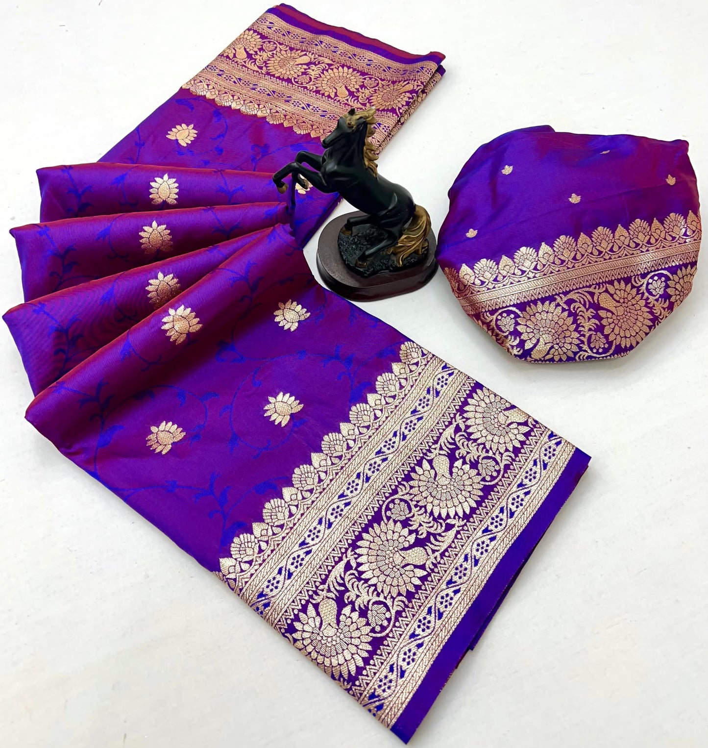 Premium Soft silk Weaving saree 
  ( JP09 )