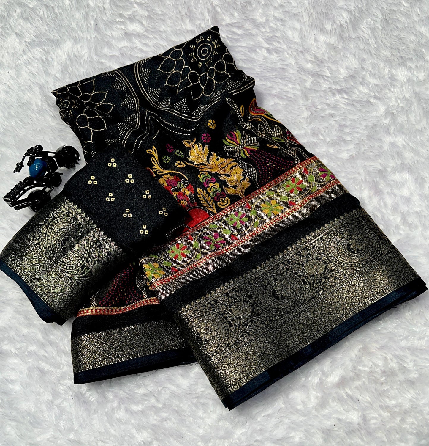 Heavy marshmellow blooming COLOR end foil dijhayne saree* *
*
( JP18 )