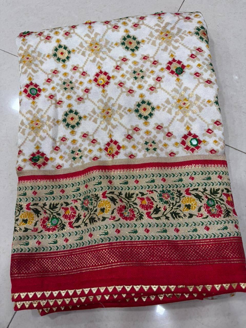 Soft patoal saree

( JP50)