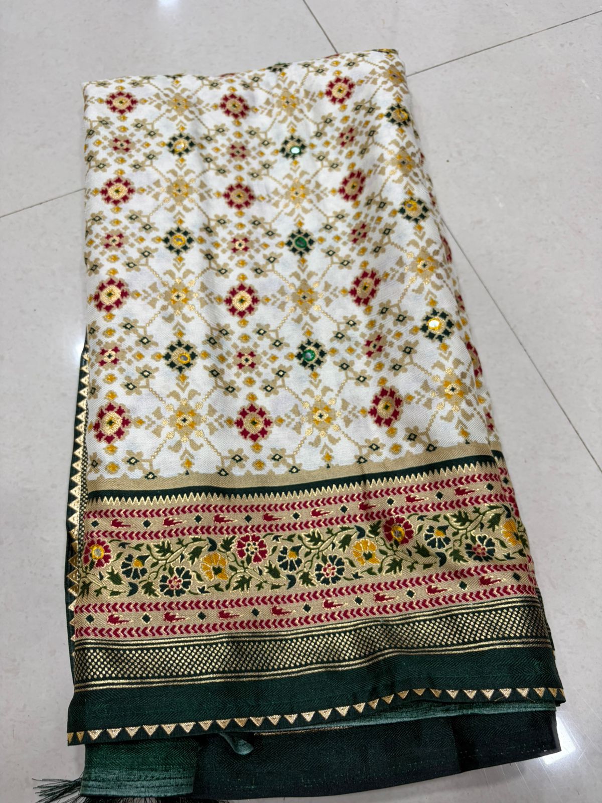 Soft patoal saree

( JP50)