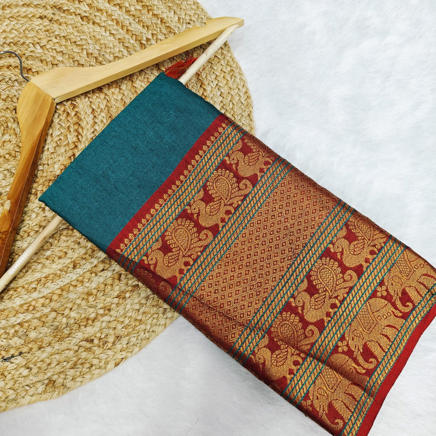 Narayanpet Cotton Saree
*
( JP22 )
